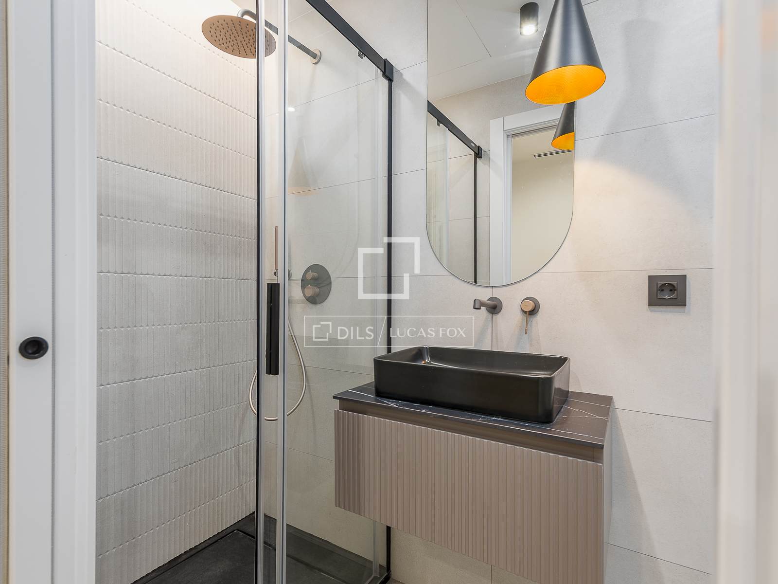 Квартира в Барселона, Испания 4 спальни, 140м2 №150216