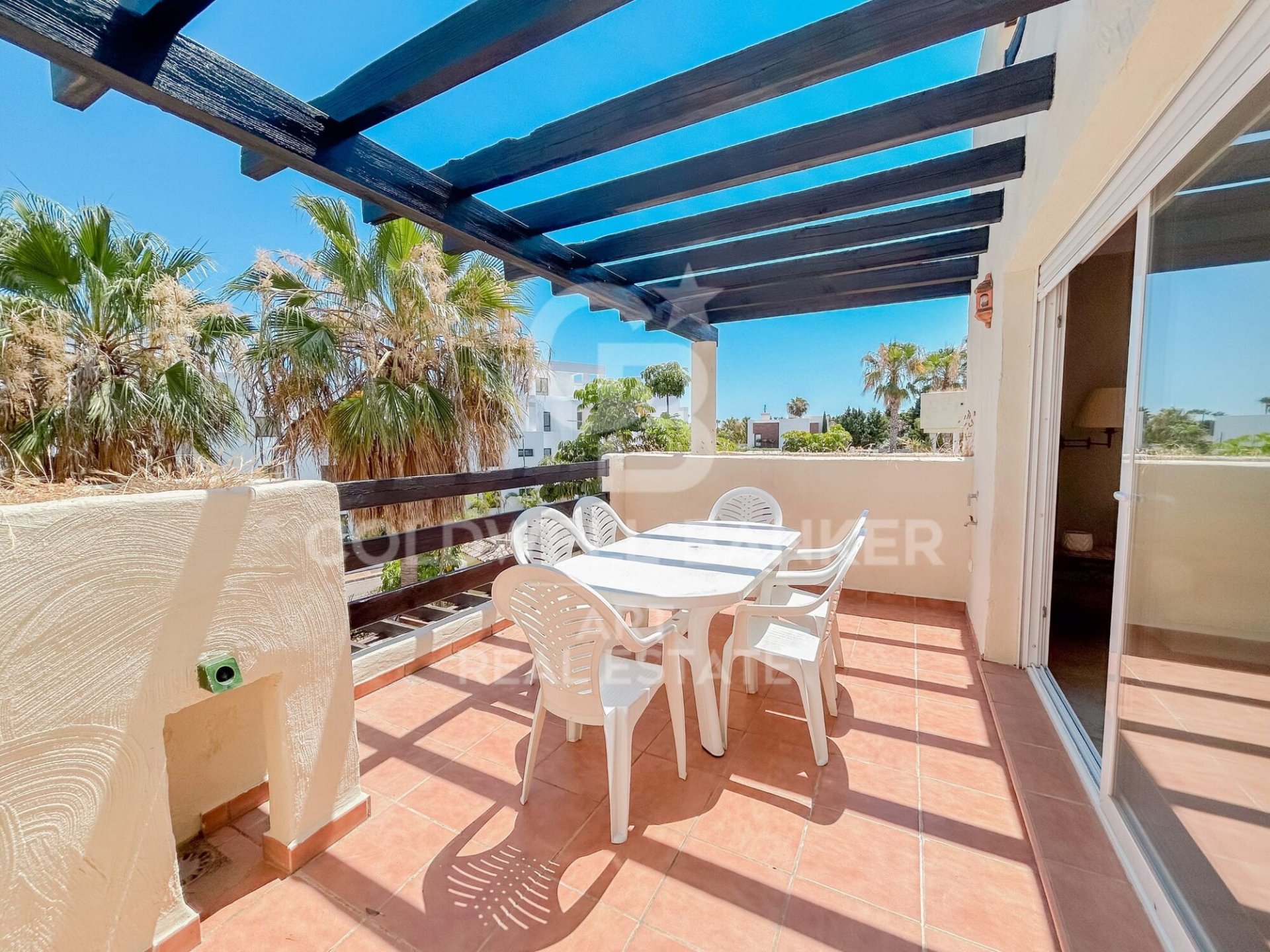 Lägenhet i Estepona, Malaga, Spanien 2 sovrum, 213 kvm. Nr. 158386