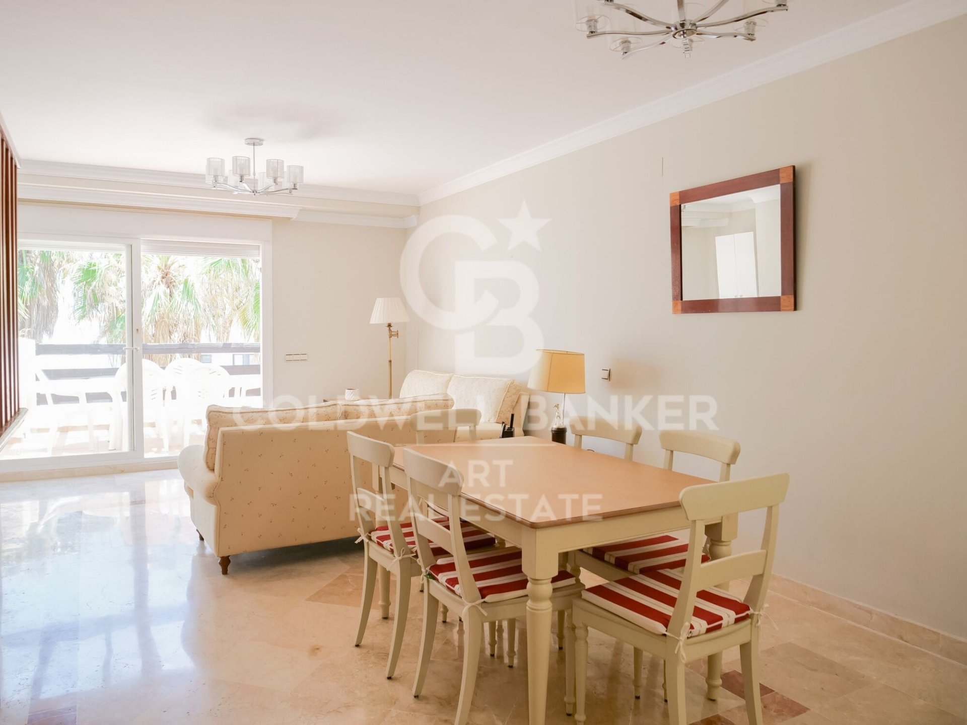 Lägenhet i Estepona, Malaga, Spanien 2 sovrum, 213 kvm. Nr. 158386