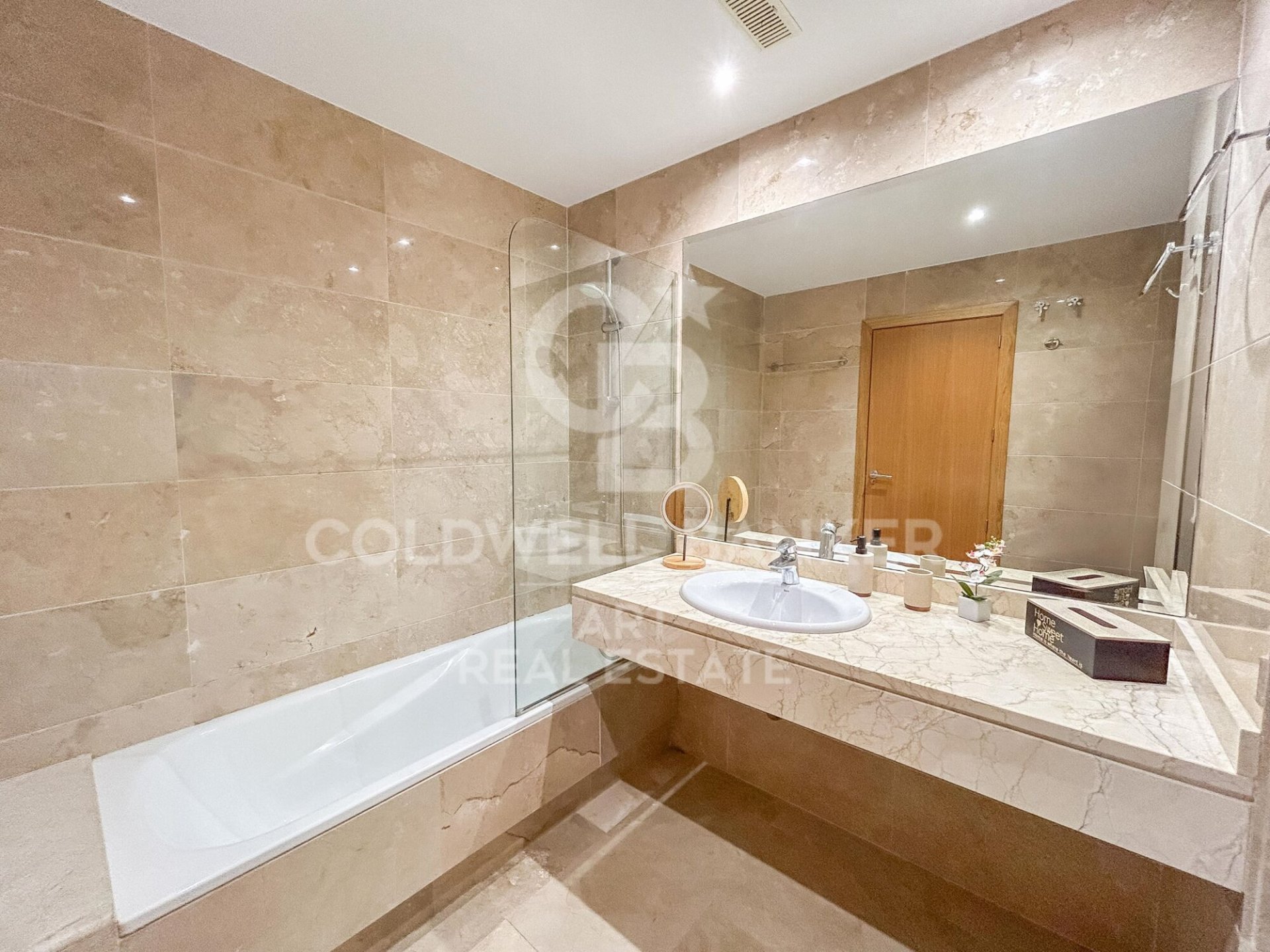 Lägenhet i Estepona, Malaga, Spanien 2 sovrum, 213 kvm. Nr. 158386