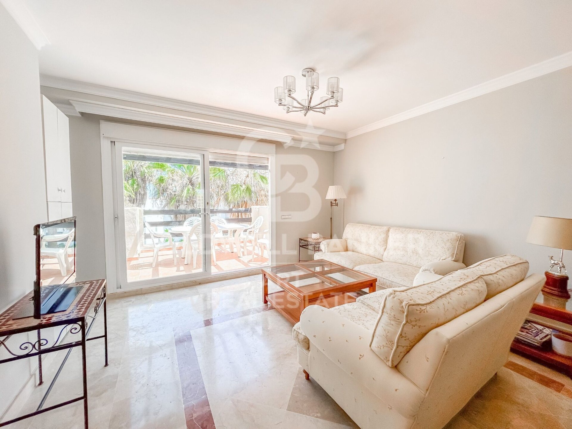 Lägenhet i Estepona, Malaga, Spanien 2 sovrum, 213 kvm. Nr. 158386
