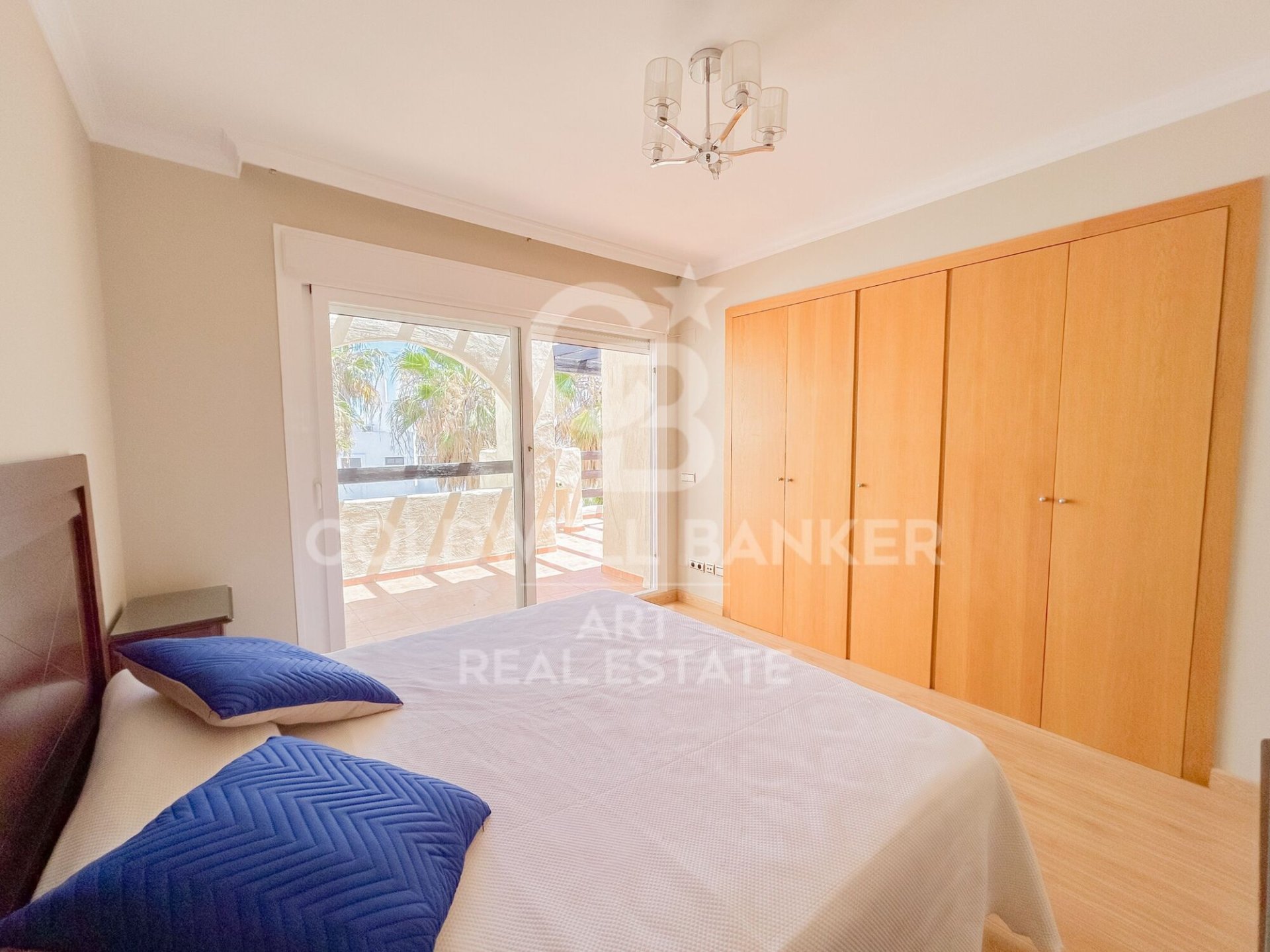 Lägenhet i Estepona, Malaga, Spanien 2 sovrum, 213 kvm. Nr. 158386