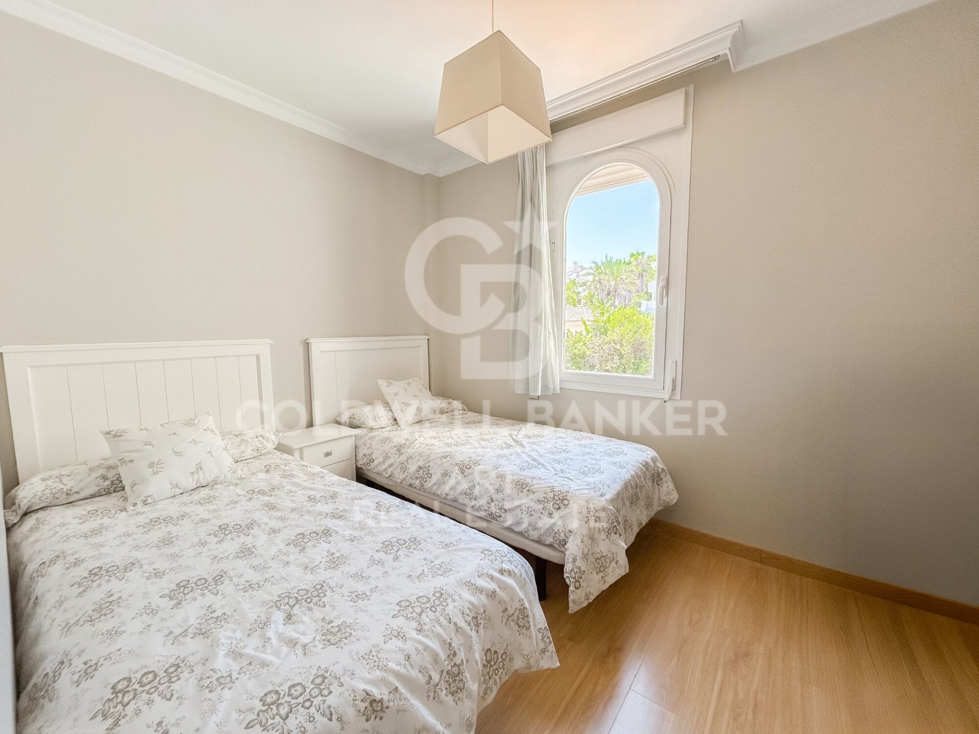 Lägenhet i Estepona, Malaga, Spanien 2 sovrum, 213 kvm. Nr. 158386