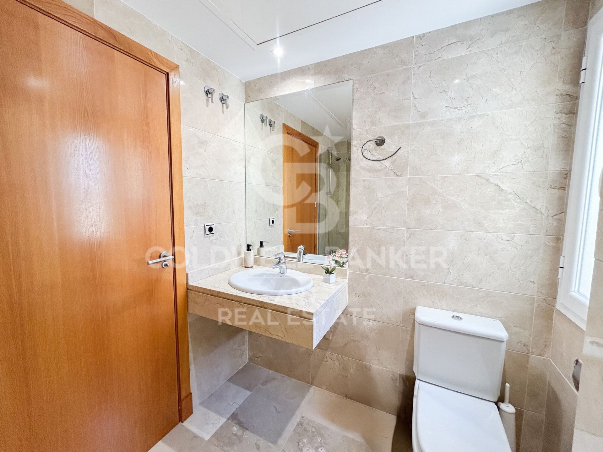 Lägenhet i Estepona, Malaga, Spanien 2 sovrum, 213 kvm. Nr. 158386