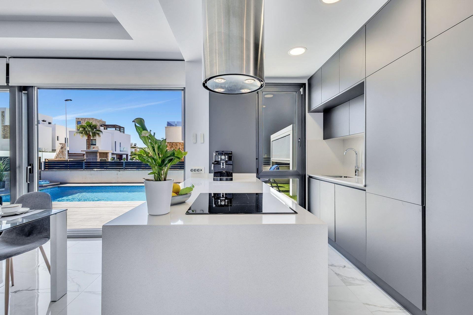 Villa en Torrevieja, Alicante, España 120 m2 No. 195884