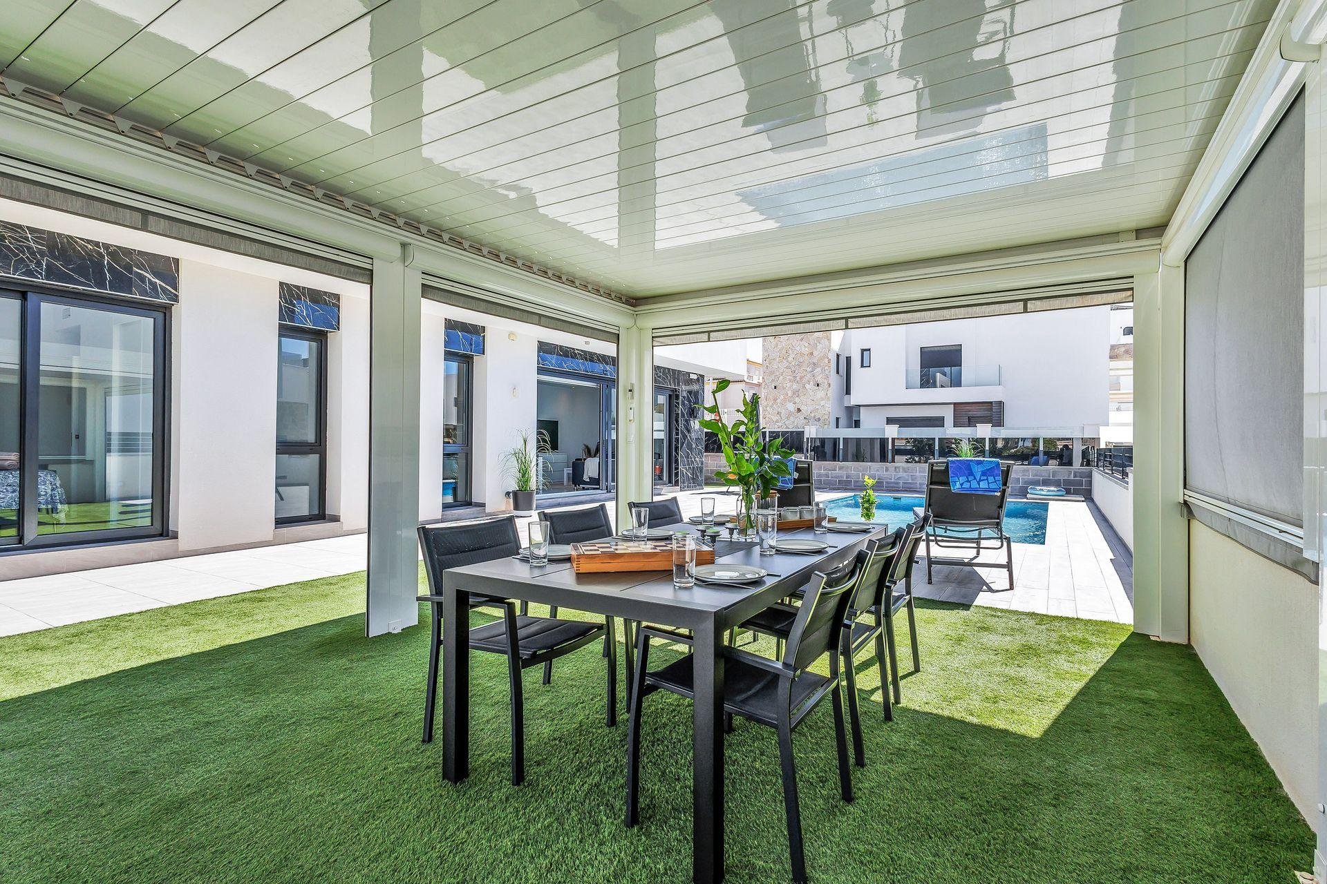 Villa en Torrevieja, Alicante, España 120 m2 No. 195884