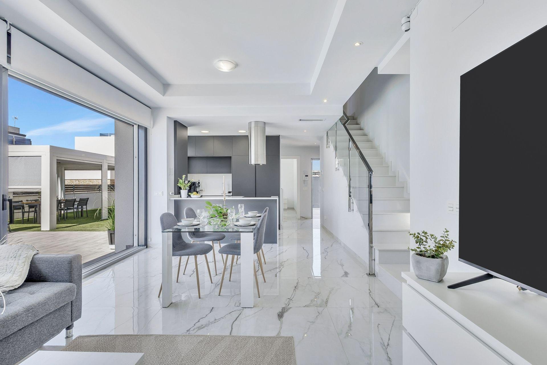 Villa en Torrevieja, Alicante, España 120 m2 No. 195884