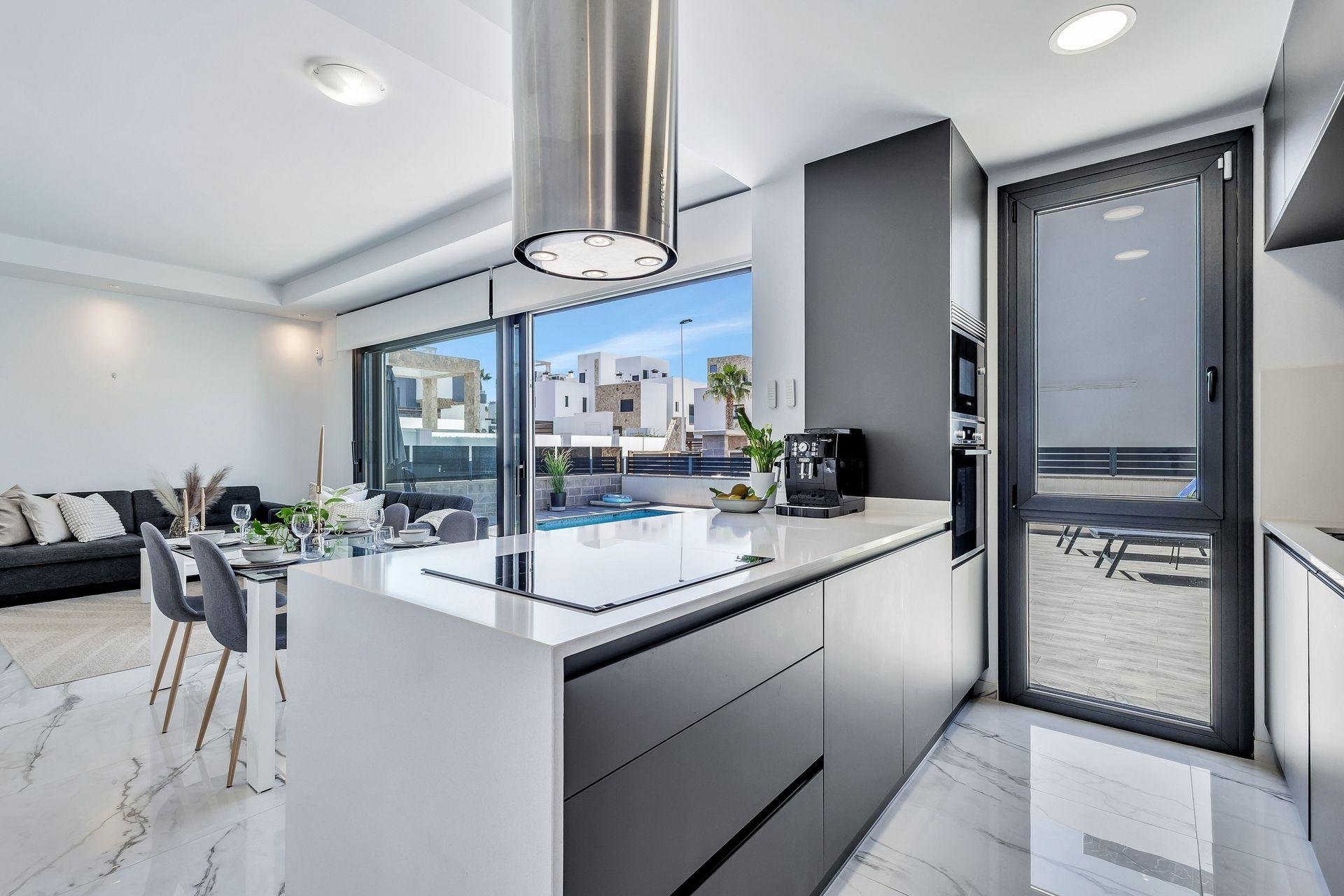 Villa en Torrevieja, Alicante, España 120 m2 No. 195884