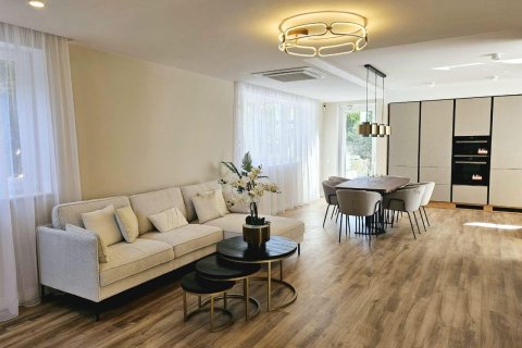 Villa a Calpe, Alicante, Spagna 4 camere da letto, 220 mq. N° 165330