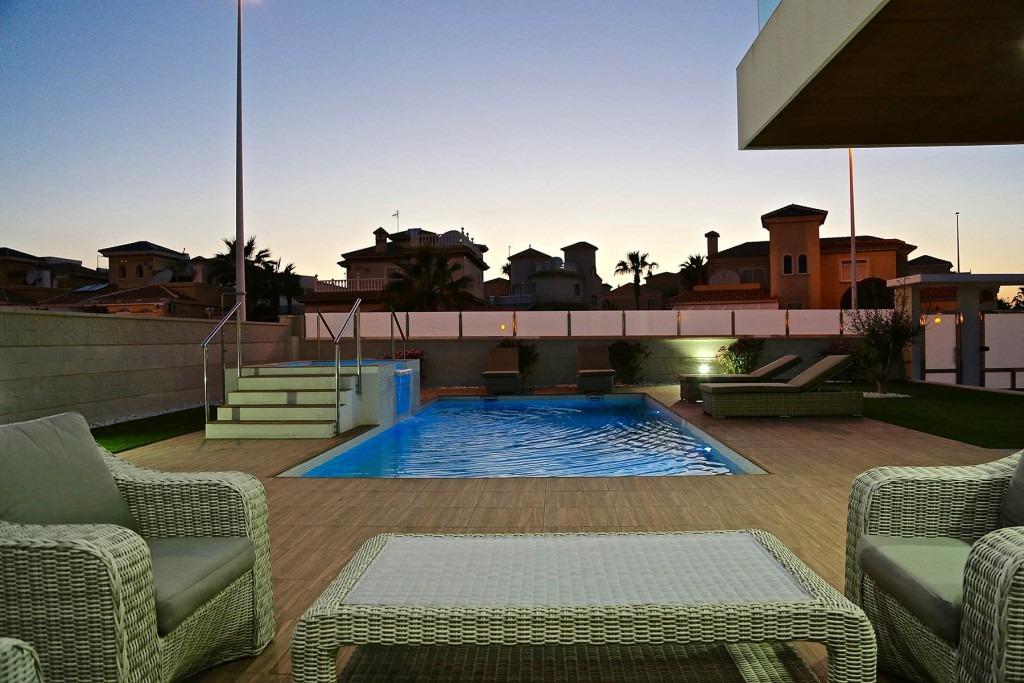 Villa à Dehesa De Campoamor, Alicante, Espagne 3 chambres, 190 m2 No. 103481