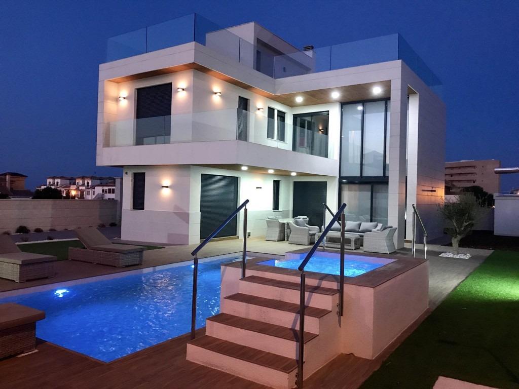 Villa à Dehesa De Campoamor, Alicante, Espagne 3 chambres, 190 m2 No. 103481