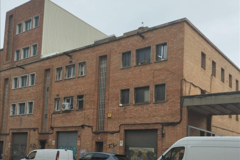 Commercial property in L'Hospitalet de Llobregat, Barcelona, Spain 833 sq.m. No. 167010