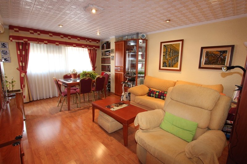 Appartamento a Guardamar del Segura, Alicante, Spagna 4 camere da letto, 110 mq. N° 80239