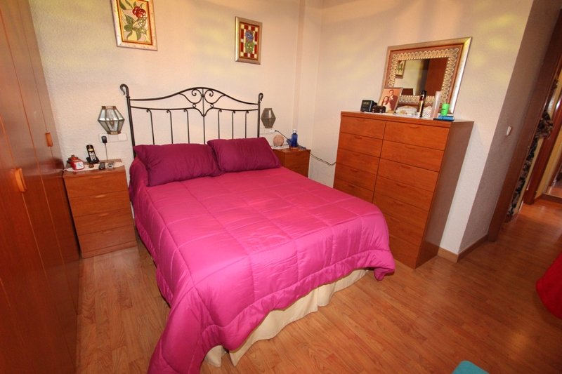 Appartamento a Guardamar del Segura, Alicante, Spagna 4 camere da letto, 110 mq. N° 80239