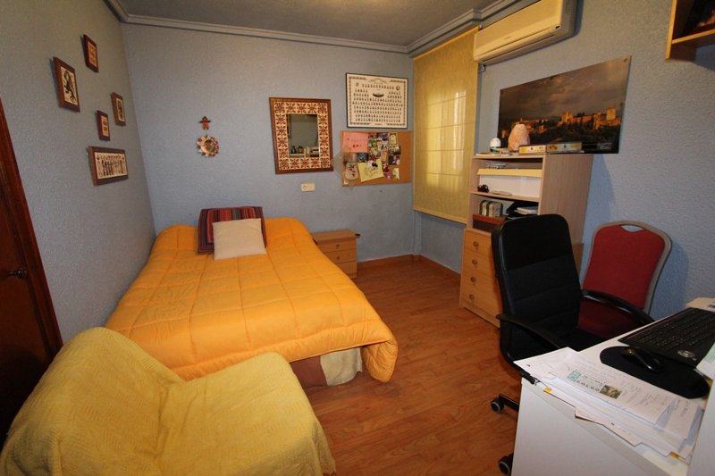 Appartamento a Guardamar del Segura, Alicante, Spagna 4 camere da letto, 110 mq. N° 80239
