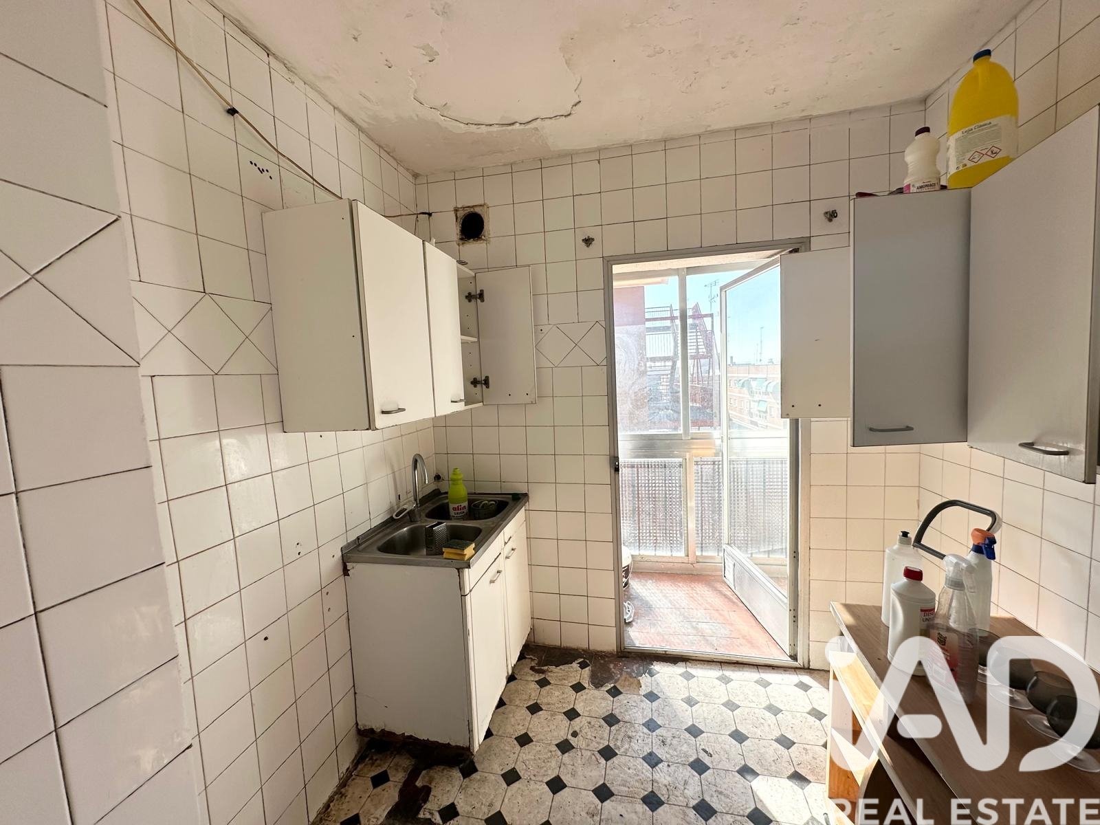 Apartment in Alcorcon, Madrid, Spain 3 bedrooms, 76 sq.m. No. 187936