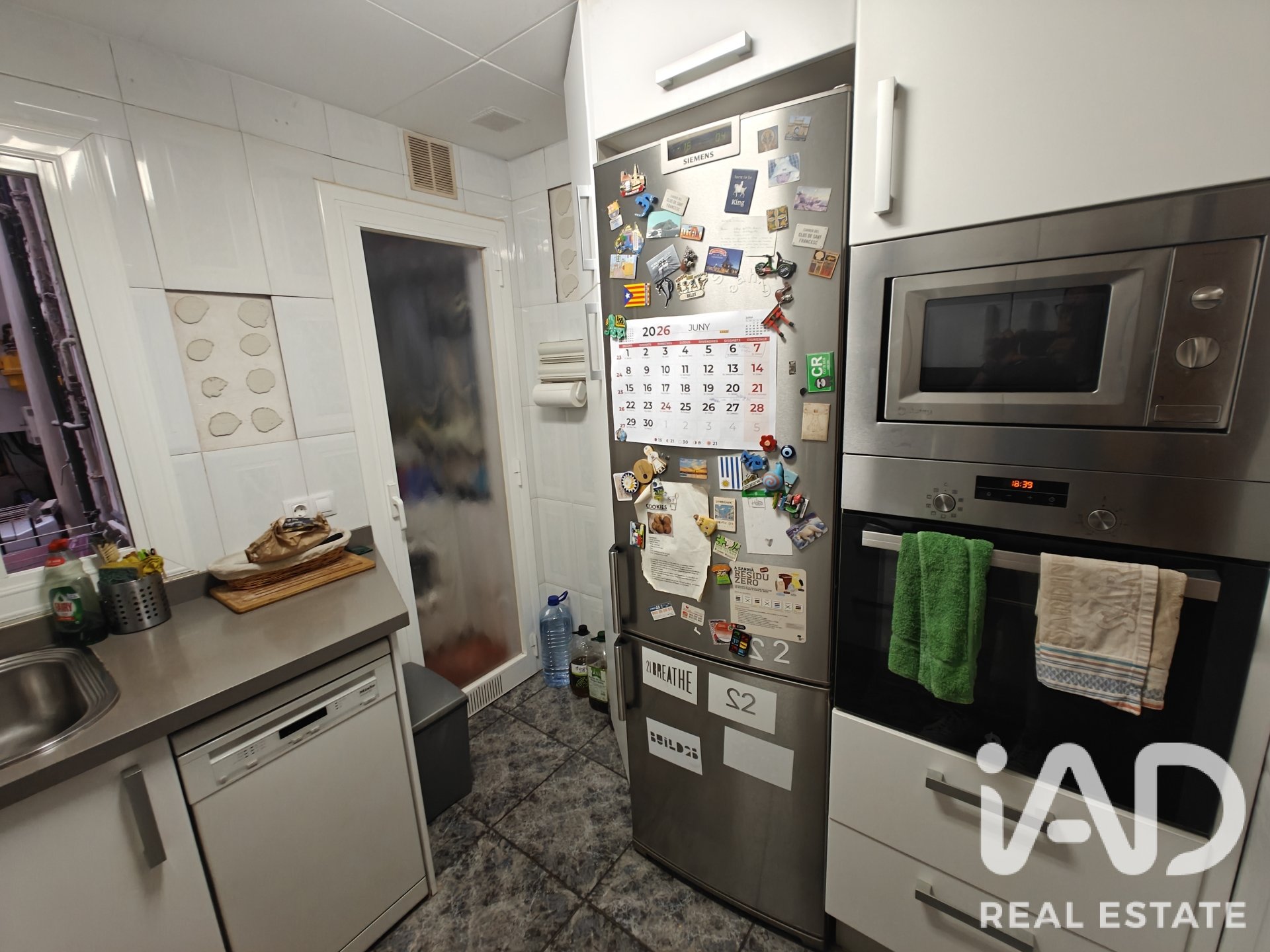 Wohnung in Barcelona, Spanien 4 Schlafzimmer, 93 m2 Nr. 187941