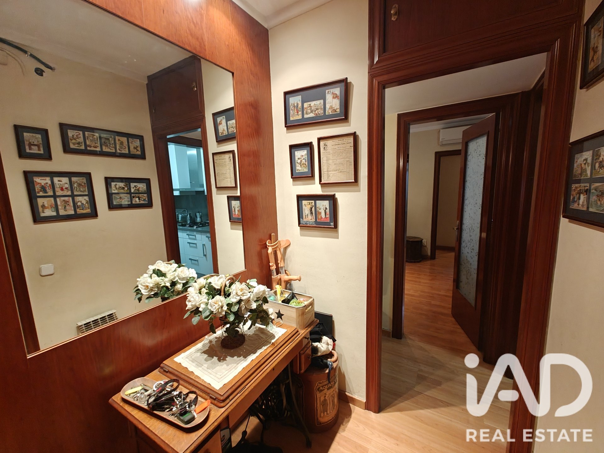 Wohnung in Barcelona, Spanien 4 Schlafzimmer, 93 m2 Nr. 187941