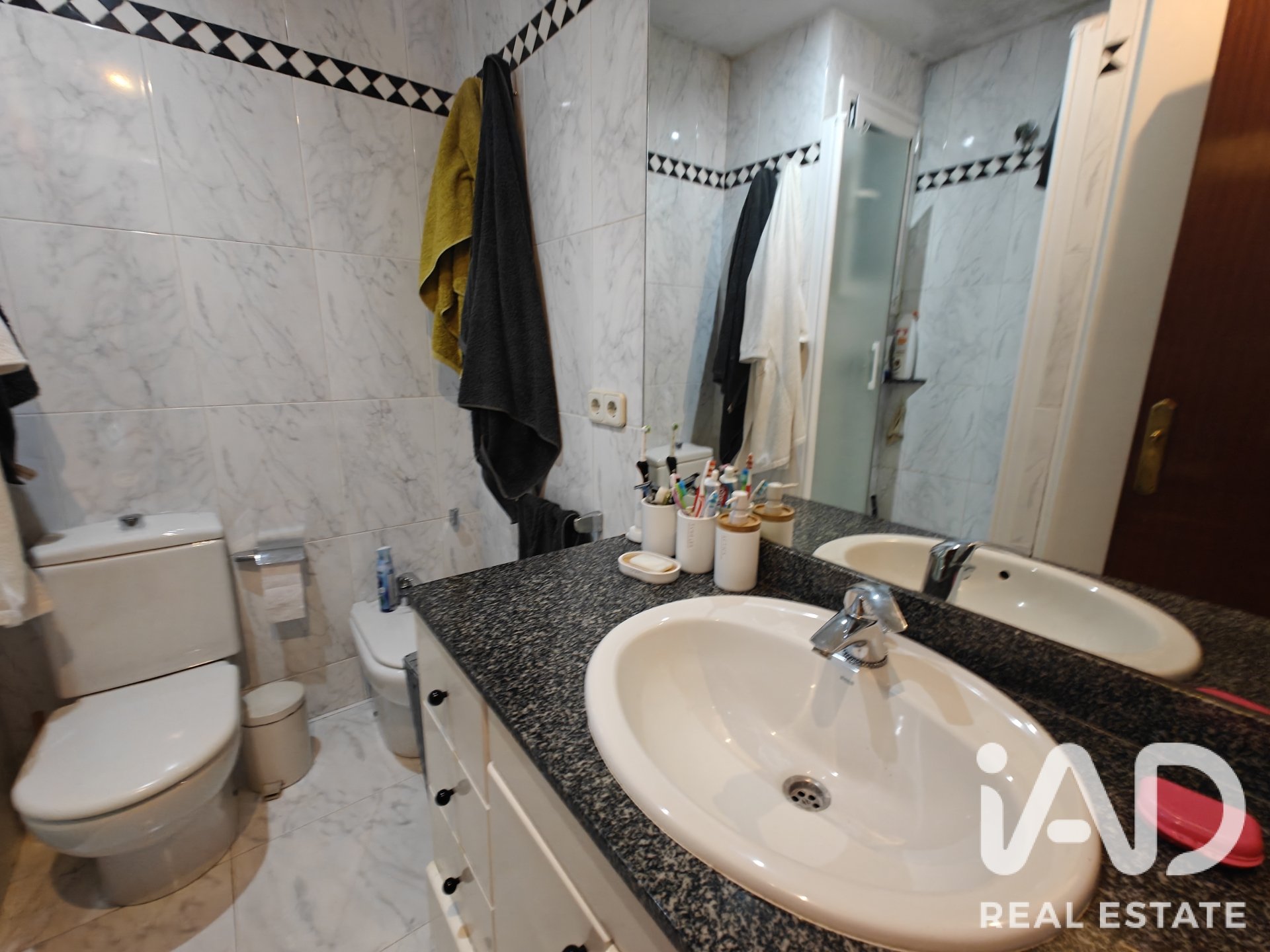Wohnung in Barcelona, Spanien 4 Schlafzimmer, 93 m2 Nr. 187941