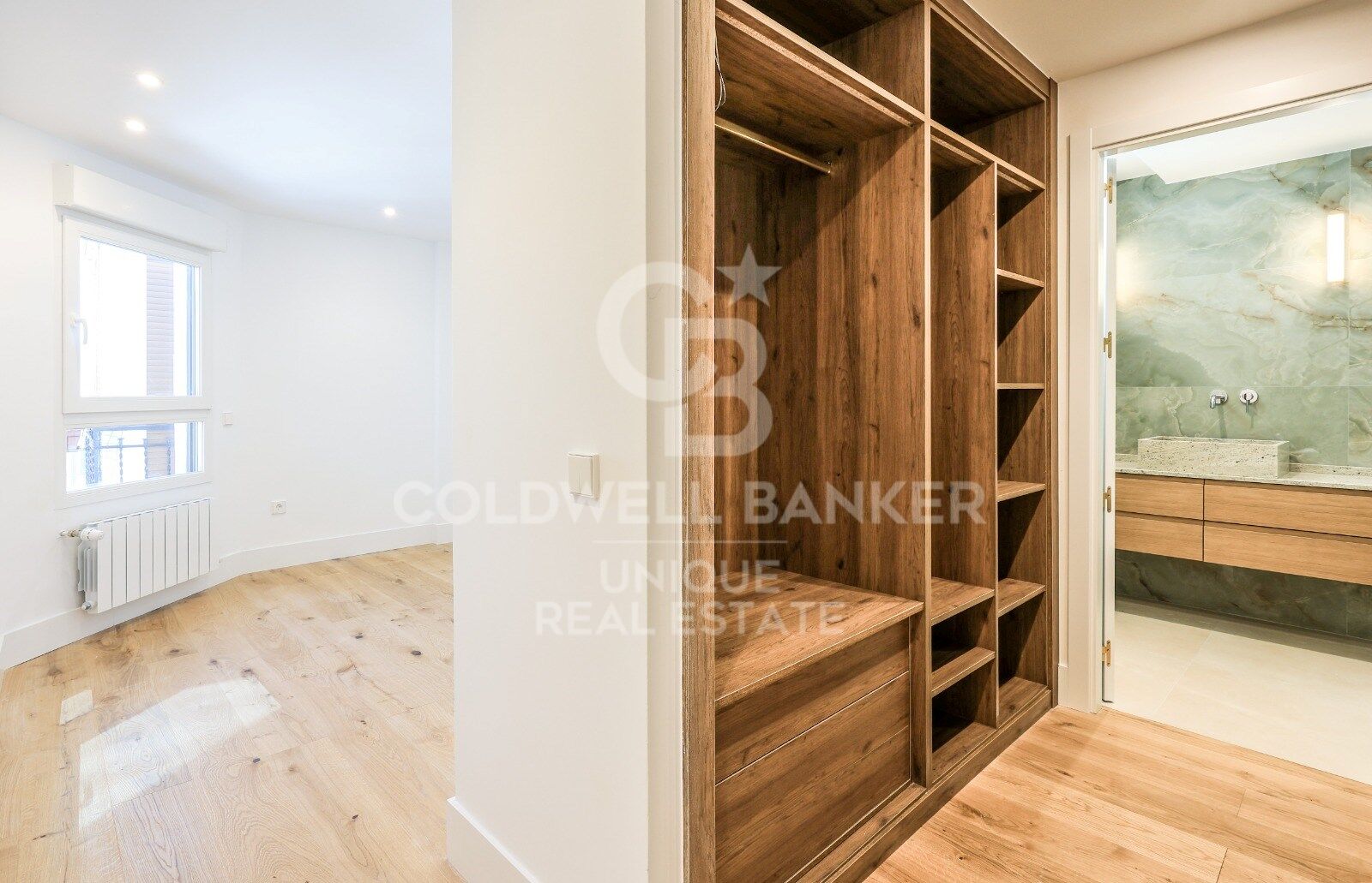 Wohnung in Madrid, Spanien 4 Schlafzimmer, 196 m2 Nr. 178855