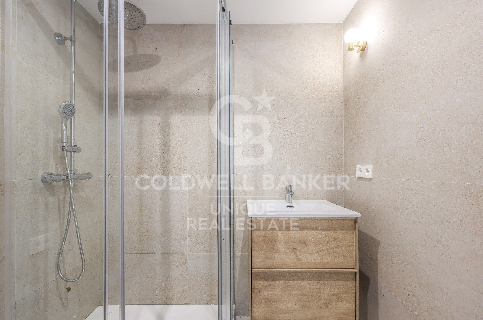 Wohnung in Madrid, Spanien 4 Schlafzimmer, 196 m2 Nr. 178855