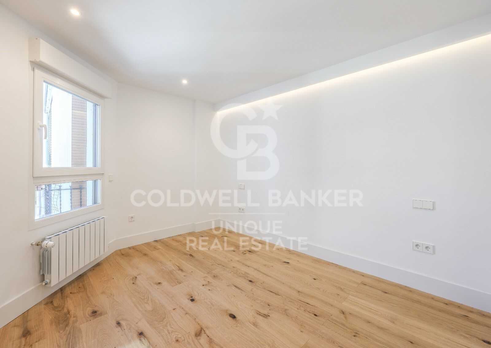 Wohnung in Madrid, Spanien 4 Schlafzimmer, 196 m2 Nr. 178855