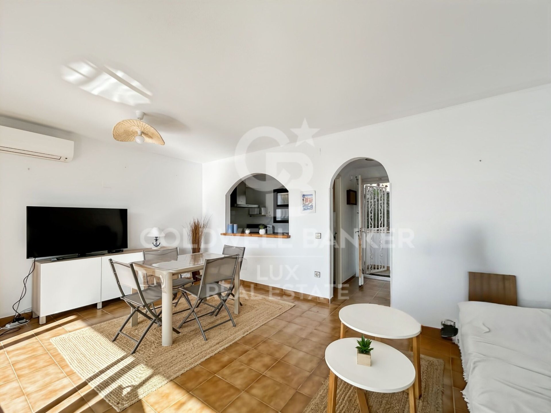 Tvåvåningslägenhet i Roses, Girona, Spanien 2 sovrum, 72 kvm. Nr. 178857