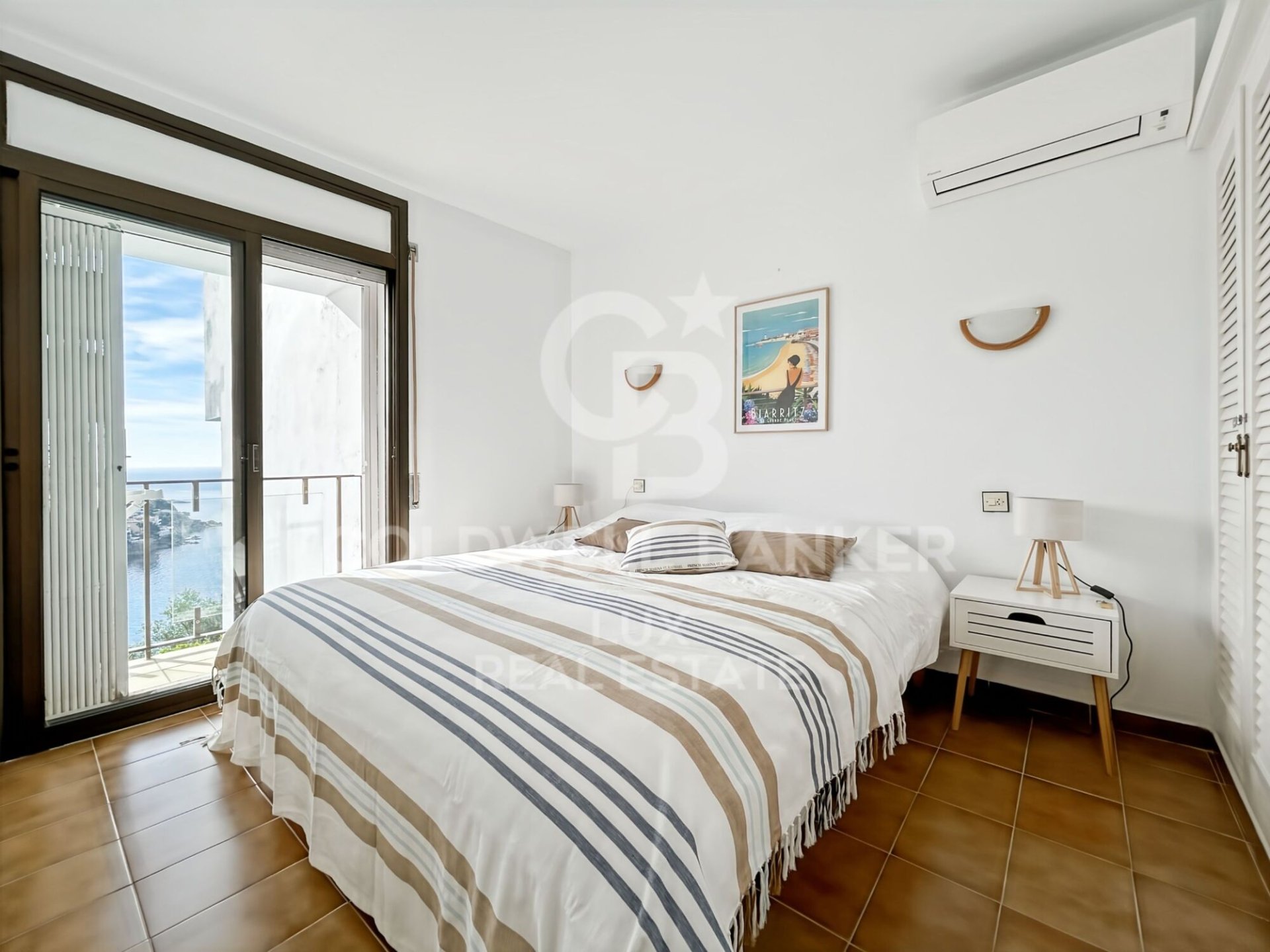 Tvåvåningslägenhet i Roses, Girona, Spanien 2 sovrum, 72 kvm. Nr. 178857