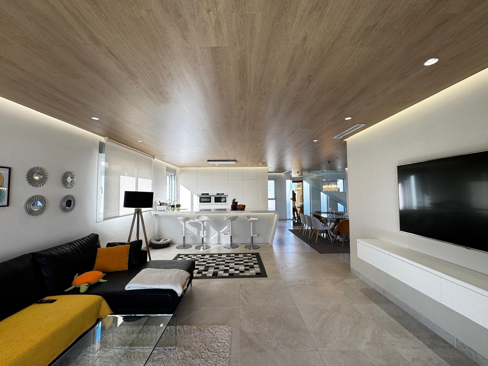 Villa in Campoamor, Alicante, Spain 4 bedrooms, 349 sq.m. No. 168840