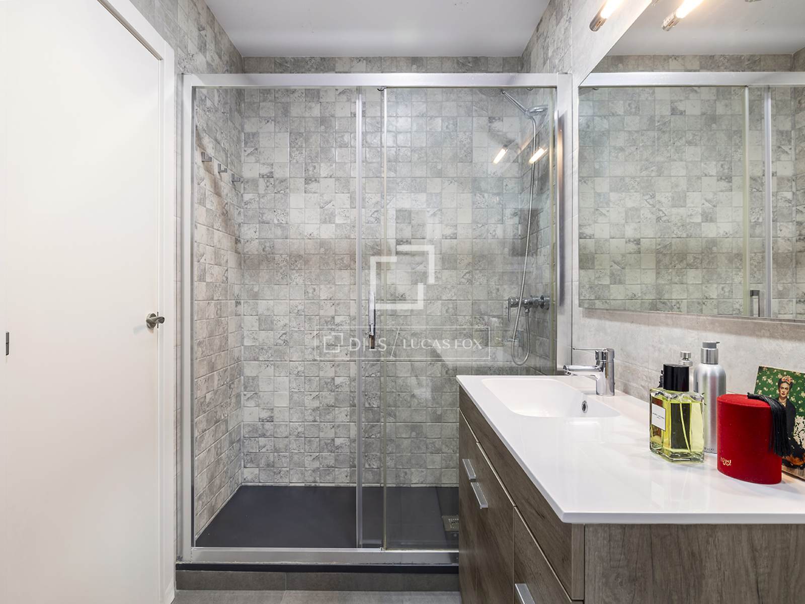 Apartment in Barcelona, Spain 2 bedrooms, 66 sq.m. No. 193691
