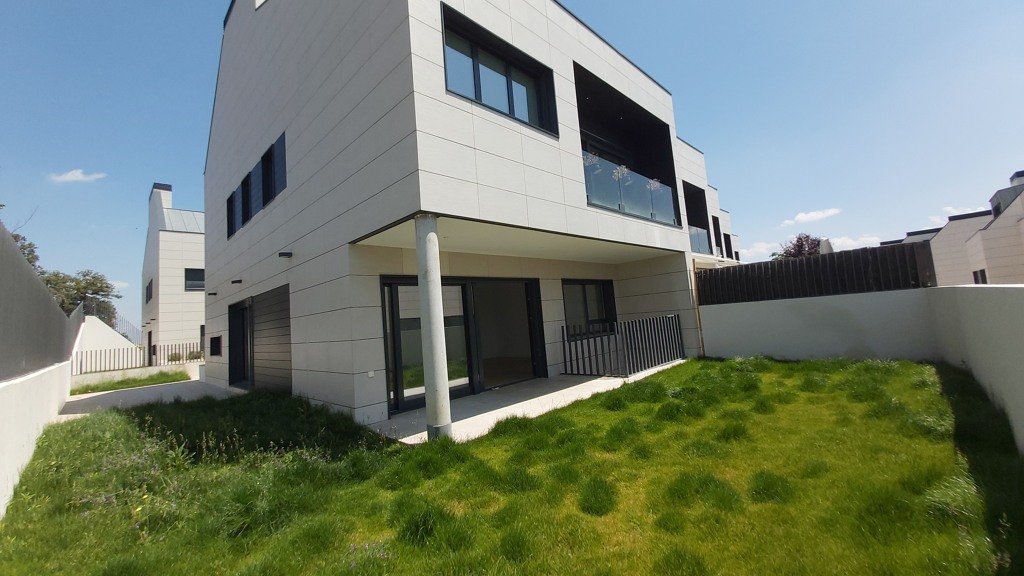 House in Alcobendas, Madrid, Spain 5 bedrooms, 350 sq.m. No. 161760