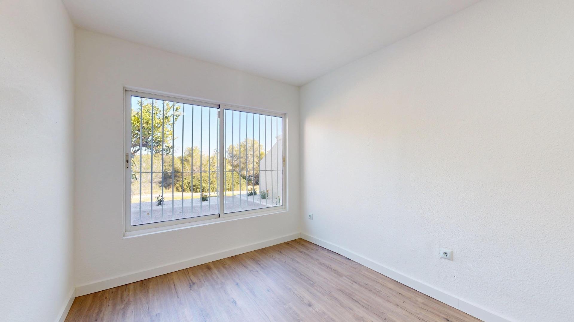 Bungalow a Villamartin, Alicante, Spagna 2 camere da letto, 86 mq. N° 161687