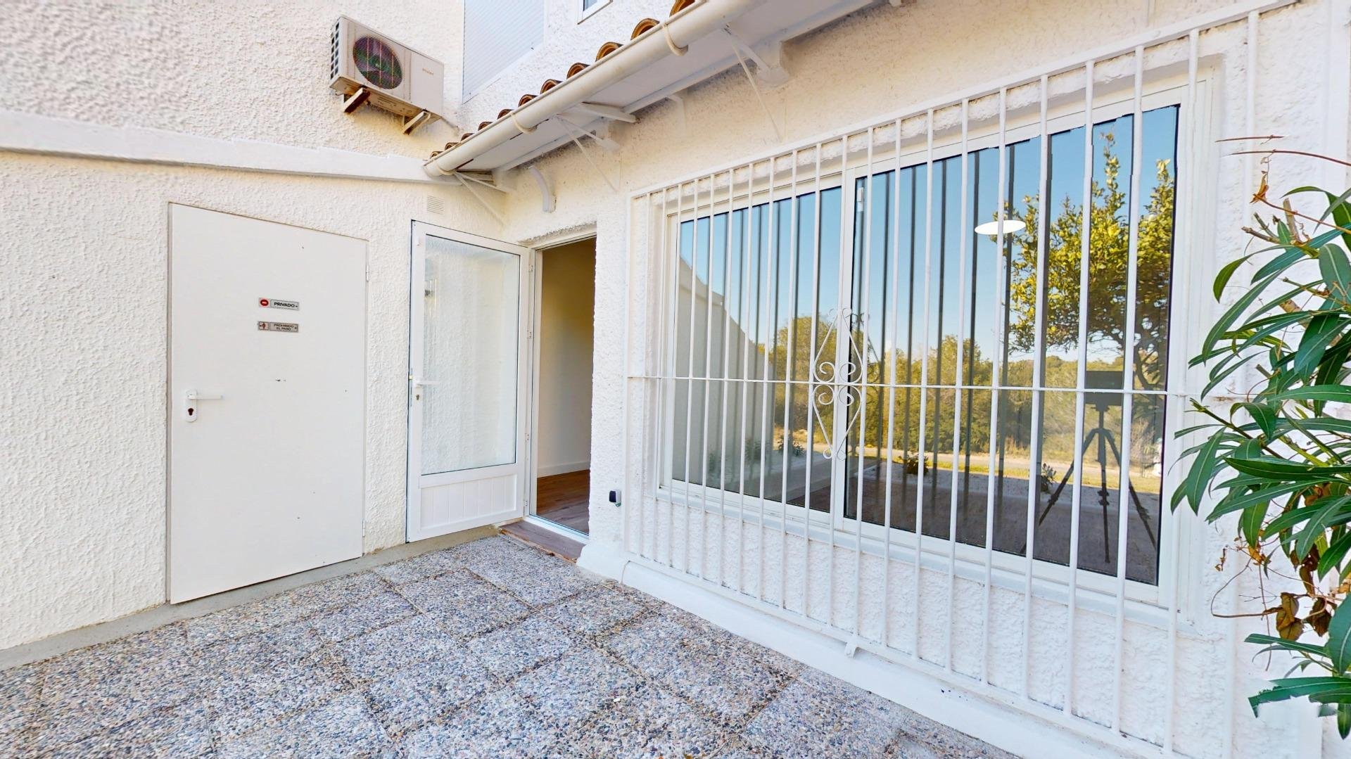 Bungalow a Villamartin, Alicante, Spagna 2 camere da letto, 86 mq. N° 161687