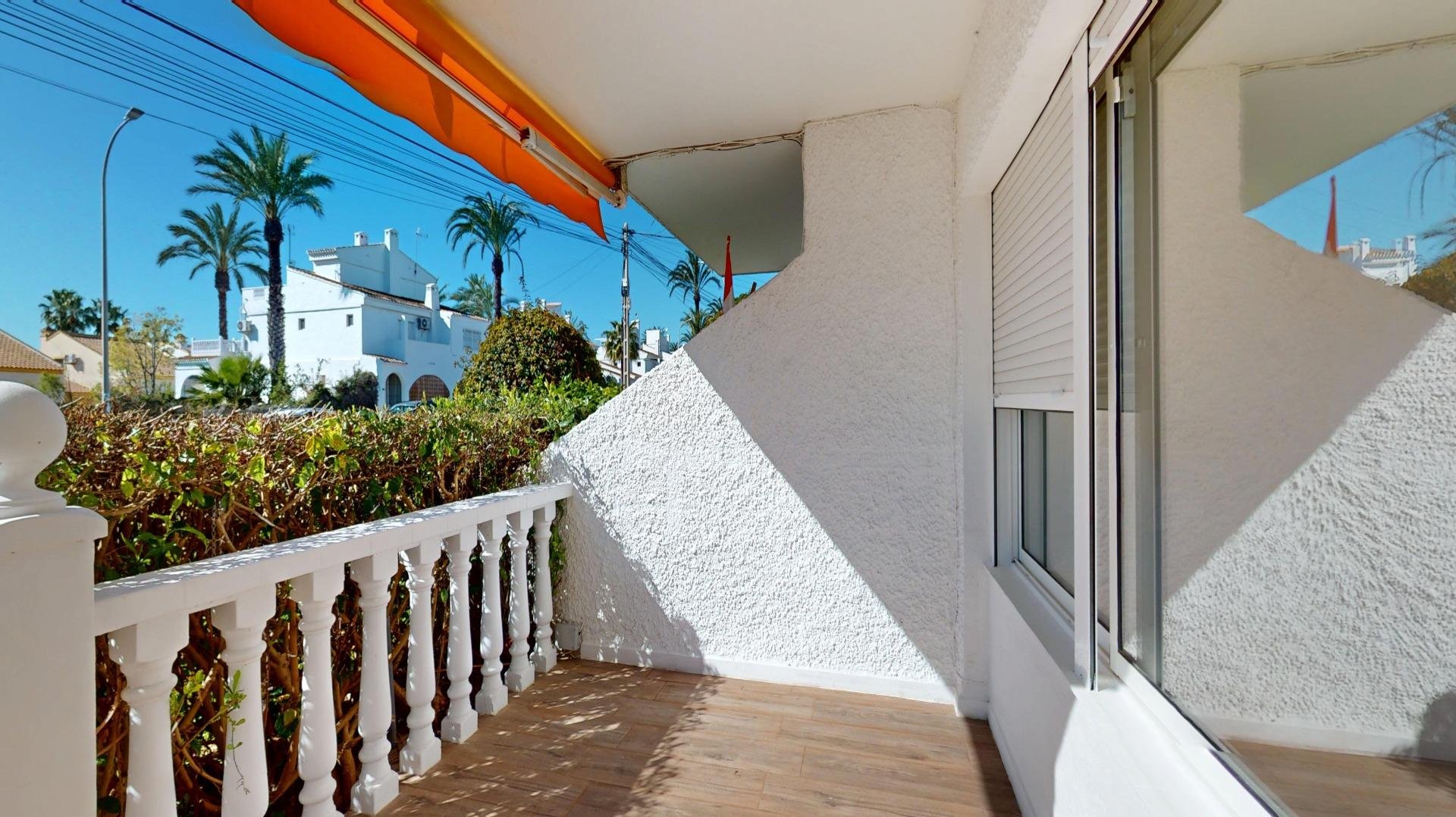 Bungalow a Villamartin, Alicante, Spagna 2 camere da letto, 86 mq. N° 161687