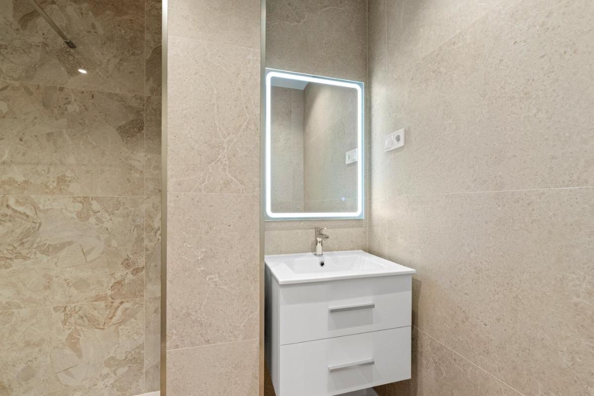 Apartment in Torrevieja, Alicante, Spain 2 bedrooms, 70 sq.m. No. 148981