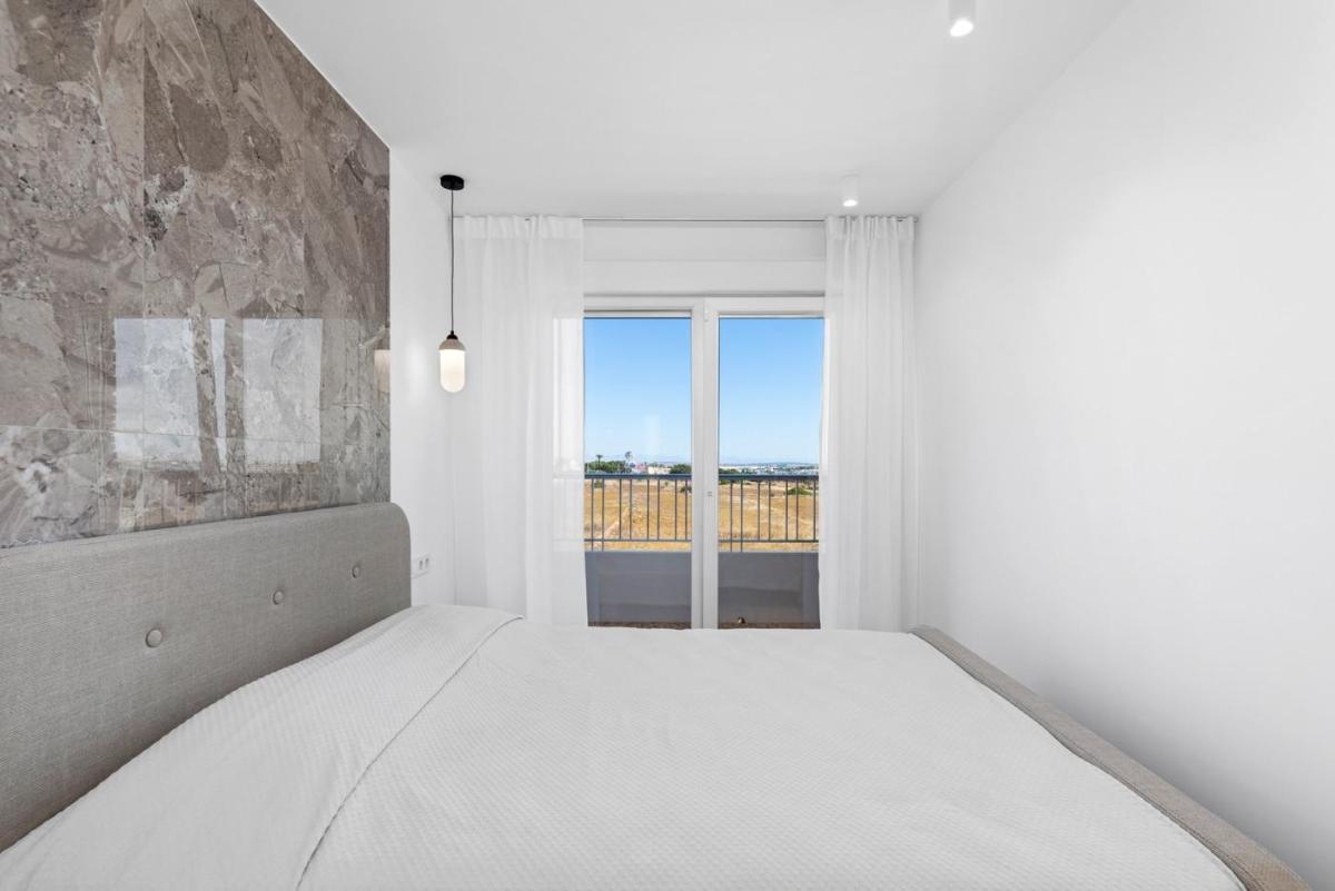 Apartment in Torrevieja, Alicante, Spain 2 bedrooms, 70 sq.m. No. 148981