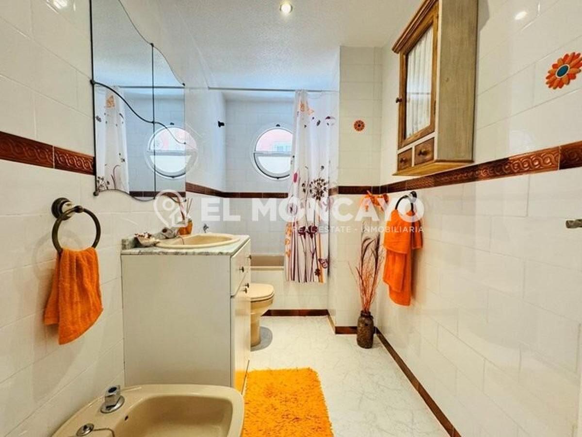 Bungalow à Torrevieja, Alicante, Espagne 2 chambres, 81 m2 No. 148980