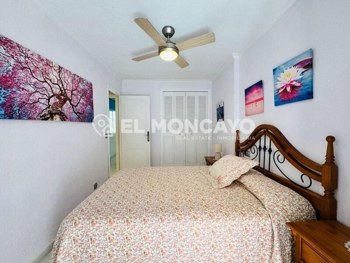 Bungalow à Torrevieja, Alicante, Espagne 2 chambres, 81 m2 No. 148980