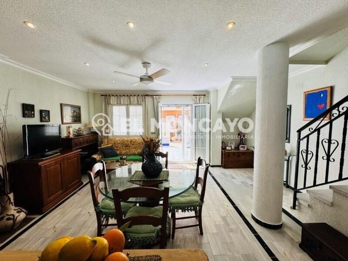 Bungalow à Torrevieja, Alicante, Espagne 2 chambres, 81 m2 No. 148980