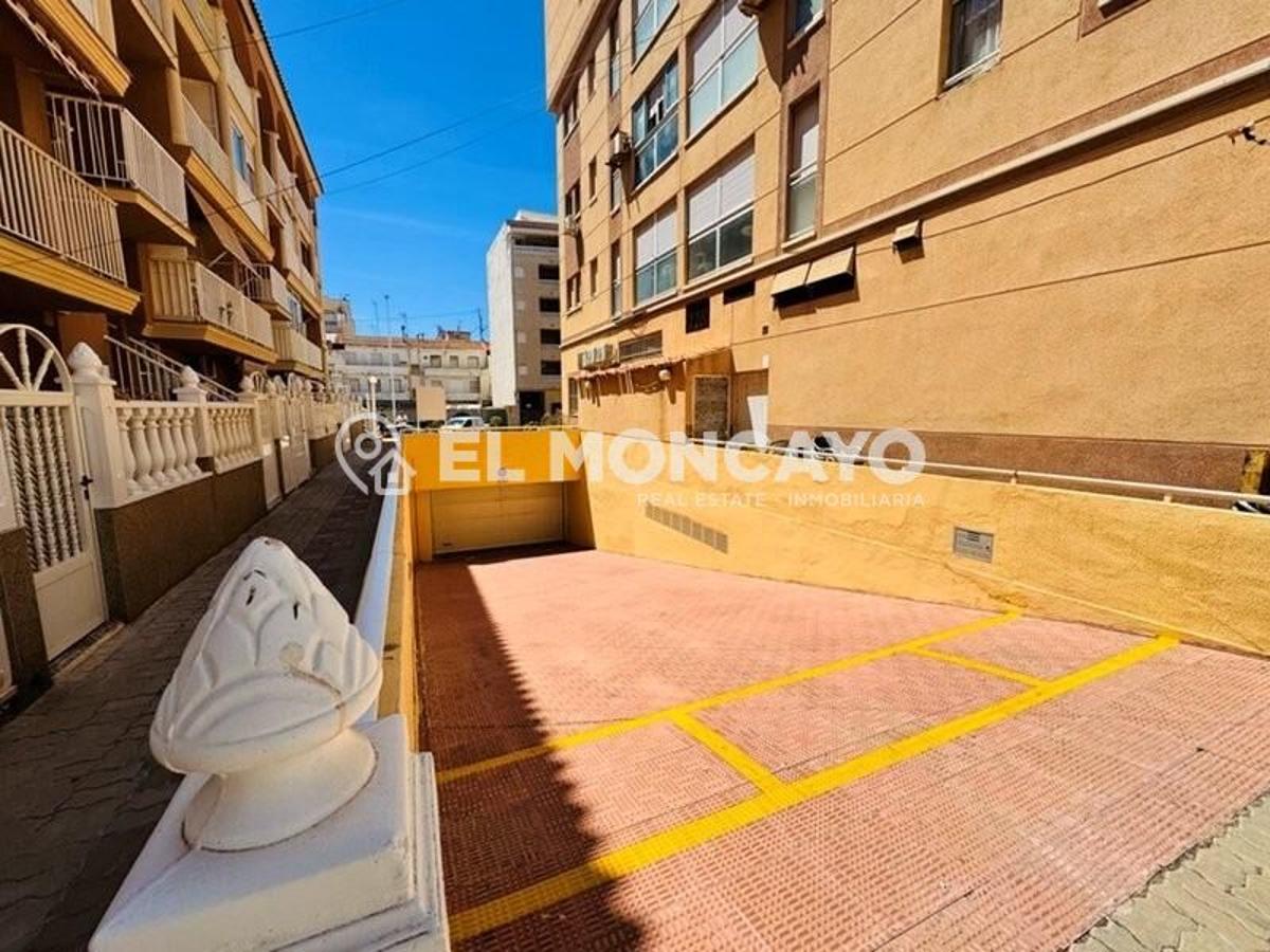 Bungalow à Torrevieja, Alicante, Espagne 2 chambres, 81 m2 No. 148980