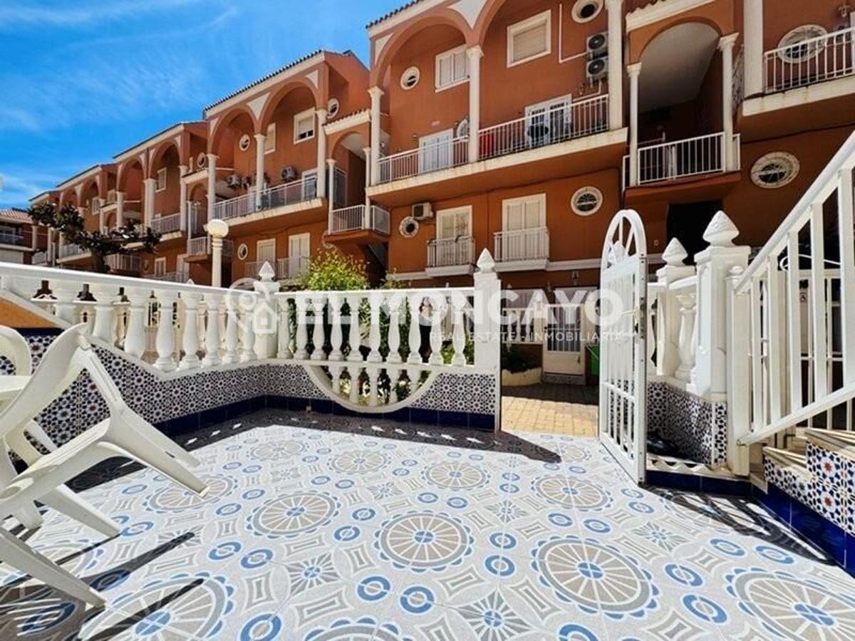 Bungalow à Torrevieja, Alicante, Espagne 2 chambres, 81 m2 No. 148980