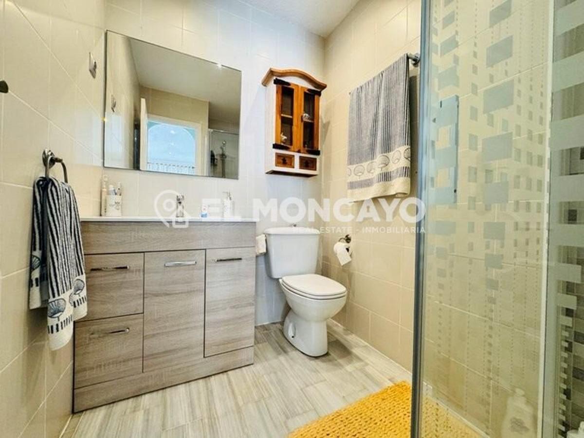 Bungalow à Torrevieja, Alicante, Espagne 2 chambres, 81 m2 No. 148980