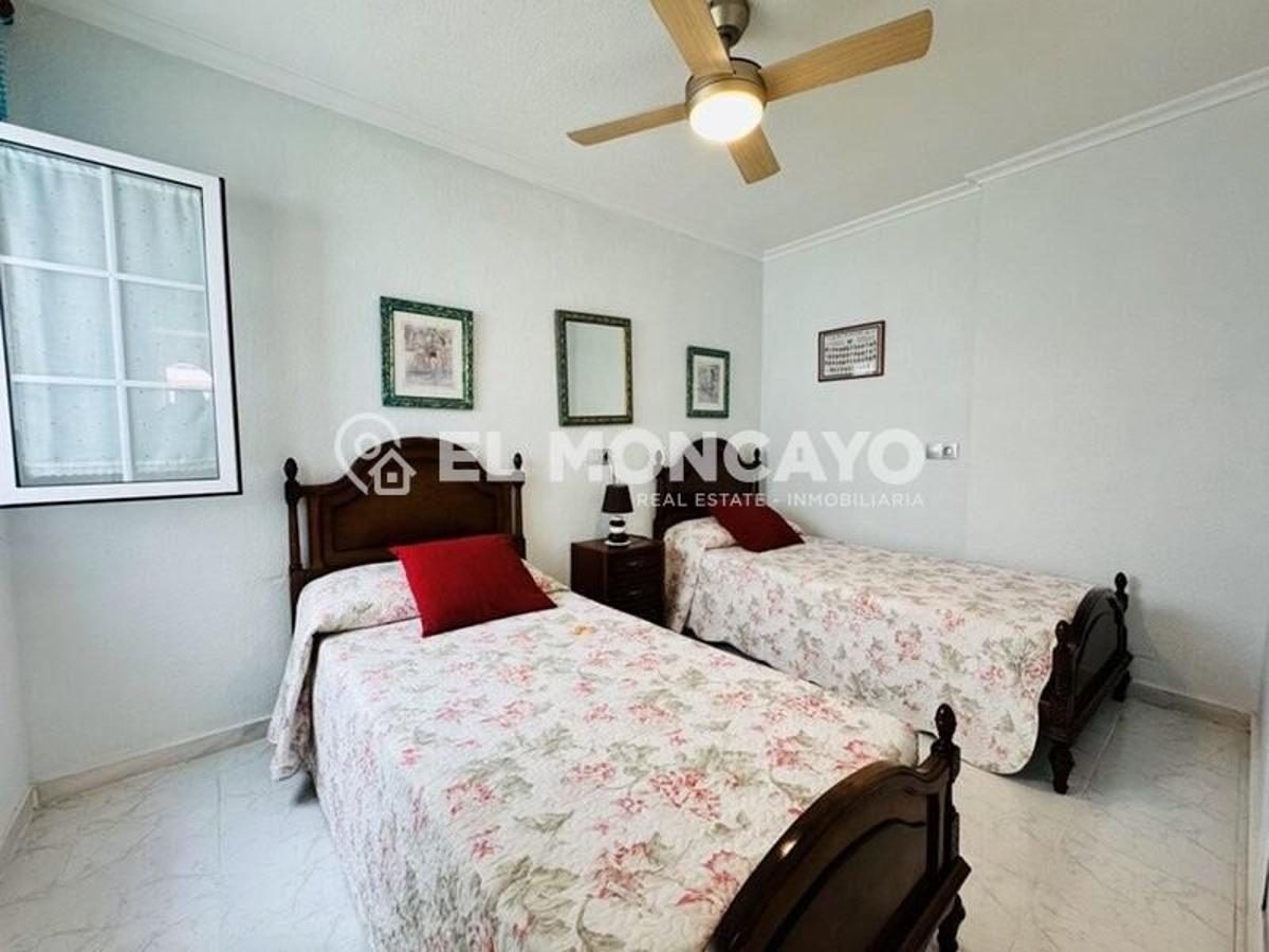 Bungalow à Torrevieja, Alicante, Espagne 2 chambres, 81 m2 No. 148980