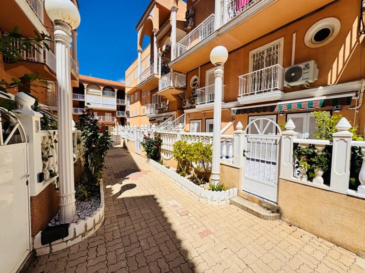 Kamienica w La Mata, Alicante, Hiszpania 2 sypialnie, 75 mkw. nr 148983