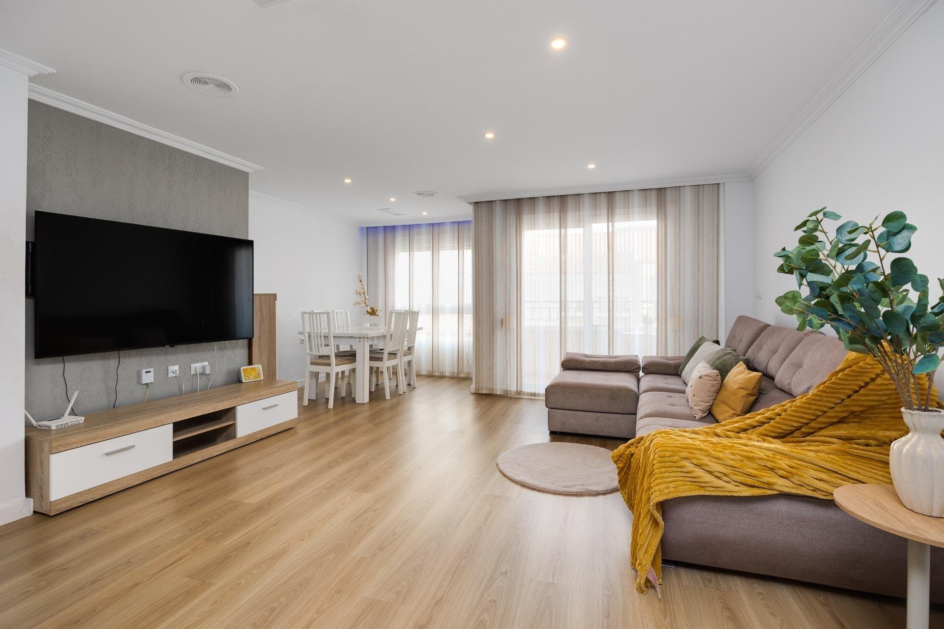 Appartamento a Torrevieja, Alicante, Spagna 3 camere da letto, 135 mq. N° 149770