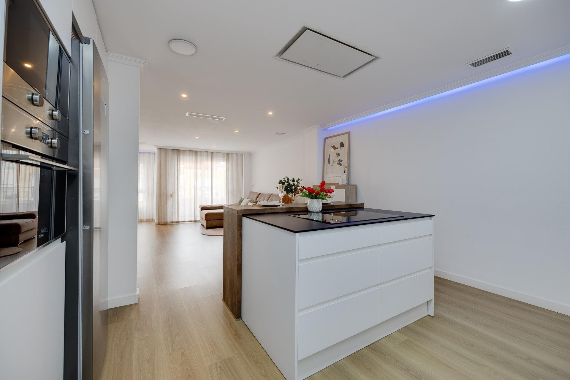 Appartamento a Torrevieja, Alicante, Spagna 3 camere da letto, 135 mq. N° 149770