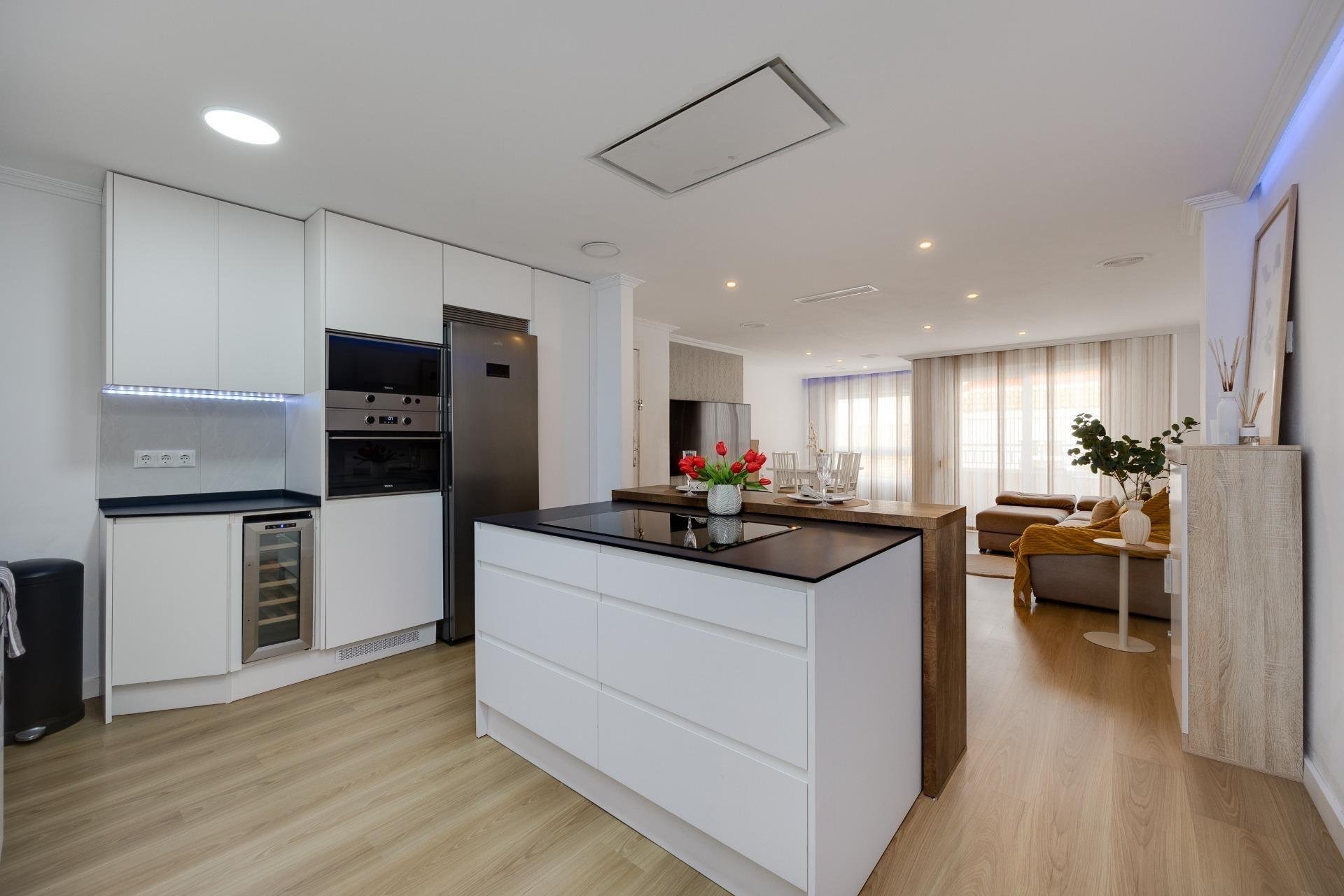 Appartamento a Torrevieja, Alicante, Spagna 3 camere da letto, 135 mq. N° 149770