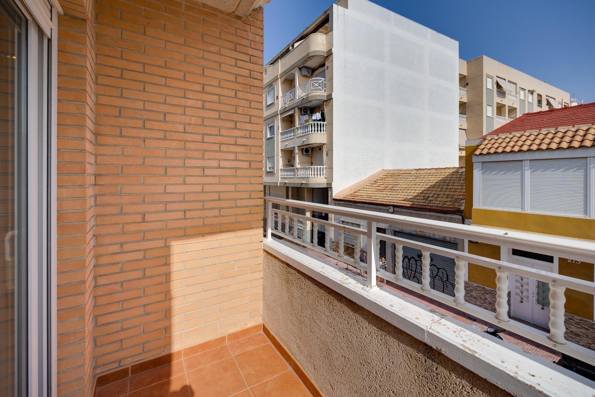 Appartamento a Torrevieja, Alicante, Spagna 3 camere da letto, 135 mq. N° 149770