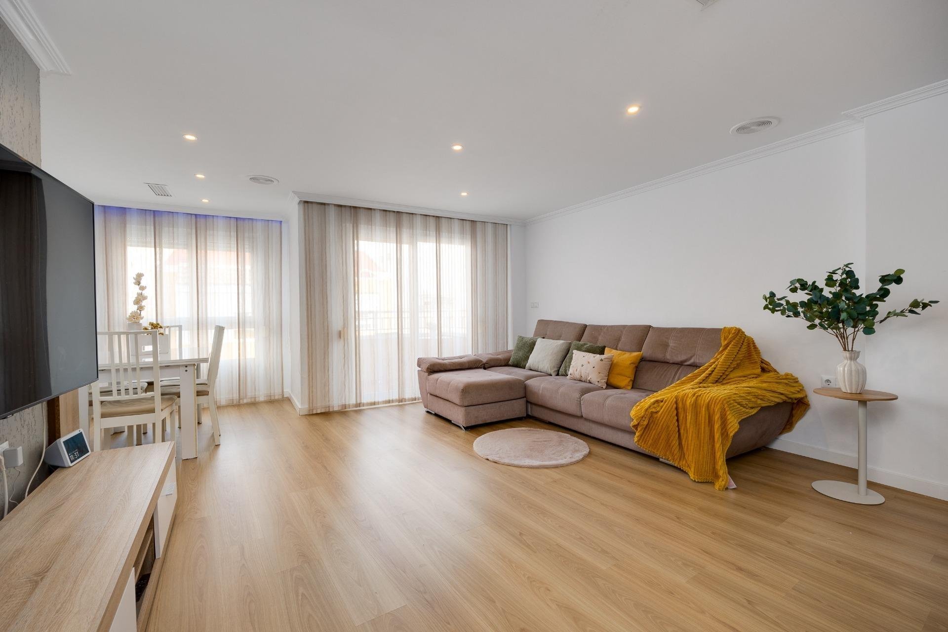 Appartamento a Torrevieja, Alicante, Spagna 3 camere da letto, 135 mq. N° 149770