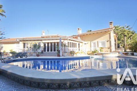 Māja Orihuela, Alicante, Spānijā 4 istabas, 398 m2 Nr. 152732